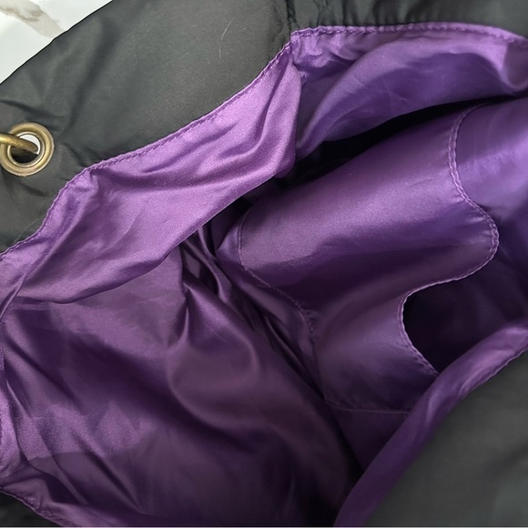 Vera Wang Black and Purple Tote Bag - Picture 6 of 9